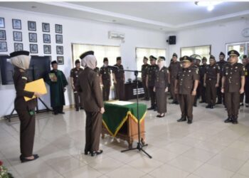 Kepala Kejaksaan Negeri Metro Pimpin Serah Terima Dua Pejabat