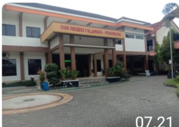 Waduh Ada Apa ya ? Kok Kepala Sekolah SMK Negeri 1 Slahung Enggan Dan Alergi Temui Media