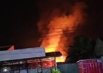 Kebakaran di seberang Aula Pendopo Tanjung Tabalong Kalimantan Selatan
