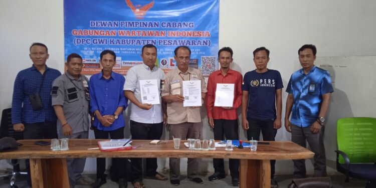 Pengurus Dan Anggota DPC-GWI Pesawaran menggelar Rakor,Setalah Terima KTA,SK Dan Surat Terbaru DPP GWI. 