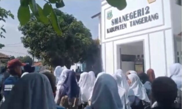 Heboh Anak Buah Tabrani Dituding Menjual Formulir Pendaftaran PPDB di SMA 2 Mauk