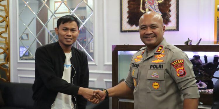 Wujud Empati,Kapolres Serang Bantu Wartawan Yang Kambingnya Hilang Digondol Maling