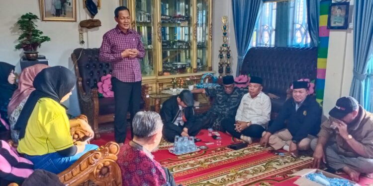 Calon Bupati Muara Enim H Edison Di sambut ratusan warga Di Desa Pajar Bulan Semende darat Ulu