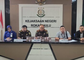 *Kejari Rohul Terima Pengembalian Uang Negara Rp 518 Juta Lebih Dalam Perkara PADes Kepenuhan Baru*