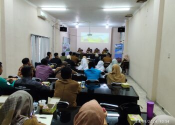 Asisten Perekonomian Dan Pembangunan Aceh Timur Membuka Sosialisasi Dengan Tema Bersama Melestarikan Badak Sumatra Untuk Masa Depan Ekosistem di Aceh