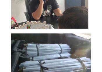 Camat Negeri Katon Tertangkap Basah Diduga Membawa APK Calon Bupati.