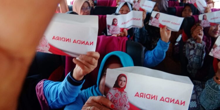 Dugaan Kampanye Terselubung di Ziarah Walisongo, Amplop Bergambar Nanda Dibagikan