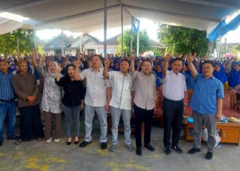 Ratusan Emak-Emak Pasukan Wonder Woment Sekecaman Way Khilau Siap Memenangkan Pasangan ASRI.