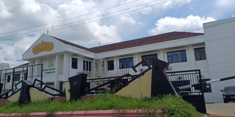 Diduga “Masuk Angin” : Intelijen Kejari Pesawaran Akan Kembalikan Berkas Pengaduan Kasus Perangkat Desa Pekondoh Ke Inspektorat Pesawaran