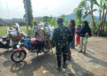 Pedagang Sayur Turut Diuntungkan Dengan Adanya TMMD 