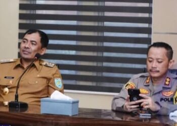 BUPATI OKU SELATAN IKUTI RAKOR PENGENDALIAN INFLASI DI DAERAH TAHUN 2025 DIRANGKAIKAN DENGAN AKSELERASI SERTIFIKASI PRODUK HALAL SECARA VIRTUAL