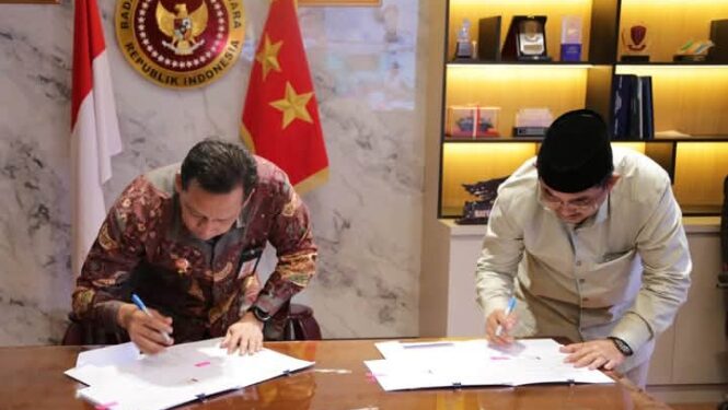 Bupati Tanjab Barat Anwar Sadat Melakukan Teken kontrak Naskah Perjanjian Barang Milik Daerah dengan BIN