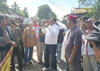 Puluhan masyarakat Oku Baturaja Tolak Tarif PDAM Tirta raja Naik 100%+