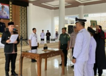 Lantik Penjabat Kepala Desa Khepong Jaya dan Sukaraja, Bupati Pesawaran Dorong Pemimpin Desa Jaga Kerukunan