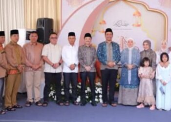 Bupati Dan wakil Bupati Beserta Jajaran pemerintahan Kabupaten Oku Selatan Menggelar open house Untuk Memperkuat Silaturahmi antara Masyarakat Dan Pemerintahan