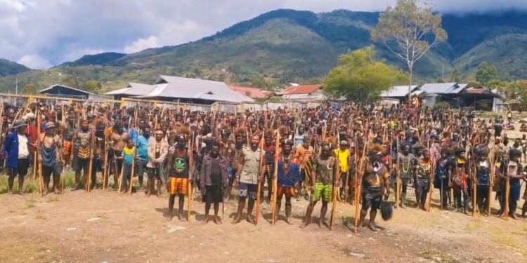 “Surat Terbuka Masyarakat puncak jaya untuk lakukan perdamaian kepada propinsi Papua pemerintah Indonesia, Untuk segera Ambil langkah Hentikan perang dan perdamain”