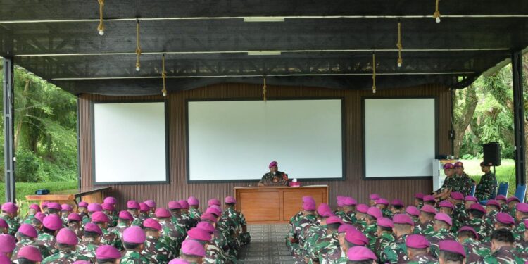 Danyonif 9 Marinir melaksanakan Jam komandan rutin sebagai sarana untuk berkomunikasi dengan prajuritnya.
