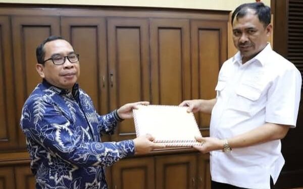 BUPATI OKU SELATAN LAKSANAKAN AUDIENSI DENGAN KEPALA PERPUSTAKAAN NASIONAL RI, DALAM UPAYA PENINGKATAN SARANA DAN PRASARANA DAN MENDORONG MINAT BACA DI KABUPATEN OKU SELATAN. 