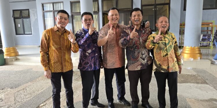 Arie Sandi DP Berfose Bersama “Tim Sukses Paslon 01 Supriyanto-Suriansyah Rhalieb.