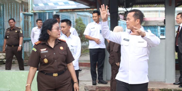 Kalapas Kotaagung Sambut Hangat Kunjungan Kajari Pringsewu dan Jajaran, Bahas Strategi Atasi Overcapacity Dengan Restorative Justice