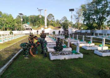Kodim 1002/HST dan Yonif 621/Manuntung Gelar Karya Bakti di Makam Pahlawan