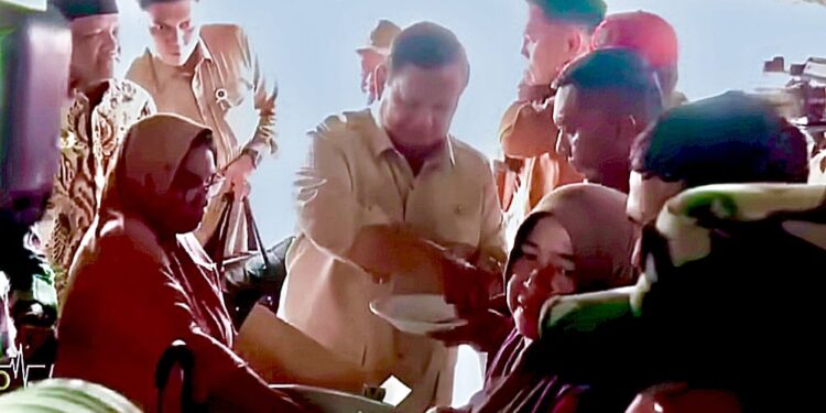 Presiden Prabowo Tinjau Korban Bencana di Bireuen, Aceh