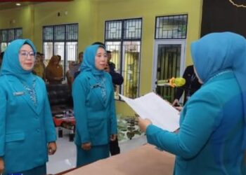 Ketua TP PKK OKU Selatan Lantik Ketua TP PKK Kecamatan Muara dua dan Runjung Agung