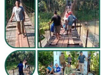 Warga Hanau Berak Gotong Royong Perbaiki Jembatan Gantung Akses Menuju TPU