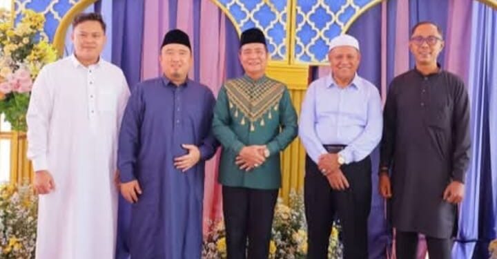 OPEN HOUSE IDULFITRI, BUPATI OKU SELATAN PERERAT SILATURAHMI DENGAN MASYARAKAT