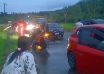 Jalan Lumpuh Saat Hujan, Warga Pelangki Terjebak Banjir Tahunan Tanpa Solusi