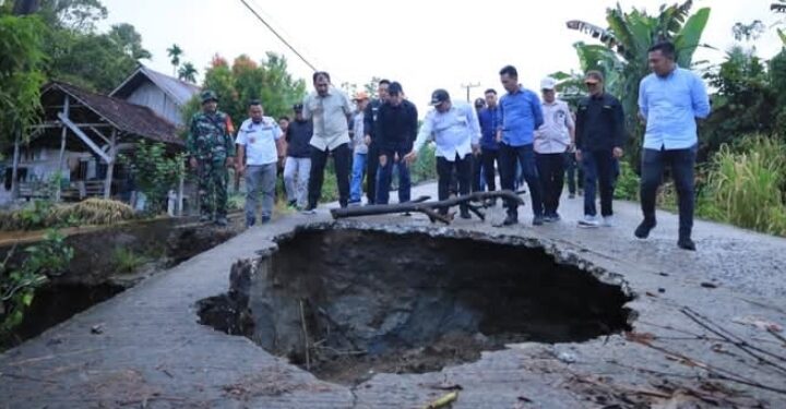 Bupati OKU Selatan Tinjau Infrastruktur Desa Pajar Bulan, Pastikan Pembangunan Tepat Sasaran