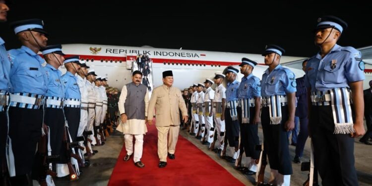 *Prabowo Tiba di New Delhi, Siap Perkuat Peran Indonesia di KTT ke-18 BRICS*